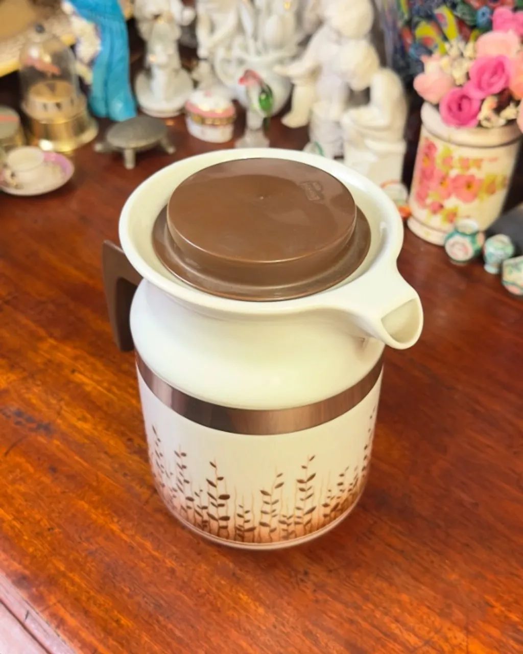Antiga jarra cafeteira em porcelana Pozzani. - Foto 2