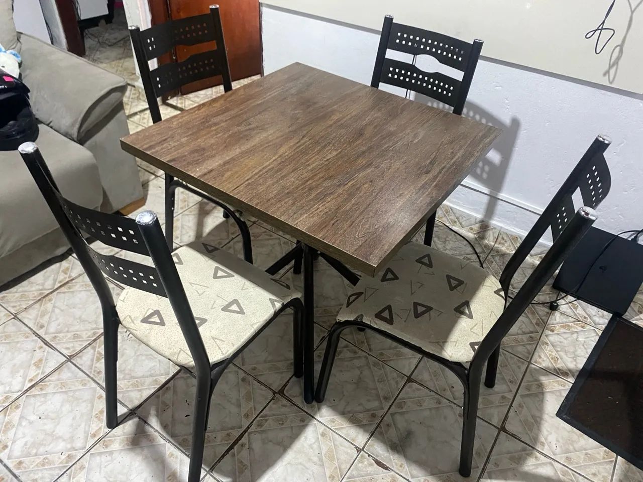 Mesa com 4 cadeiras entrego  - Foto 5