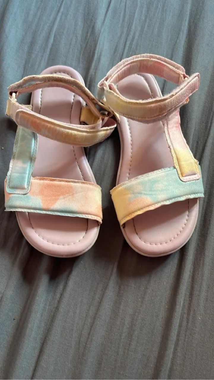 Sandálias infantis coloridas TAM 32