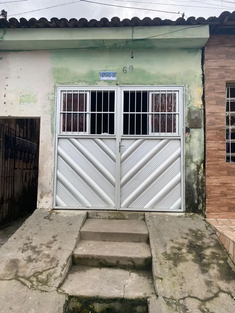 Vende-se está casa localizada no bairro do Bom Parto Em Maceió=Alagoas