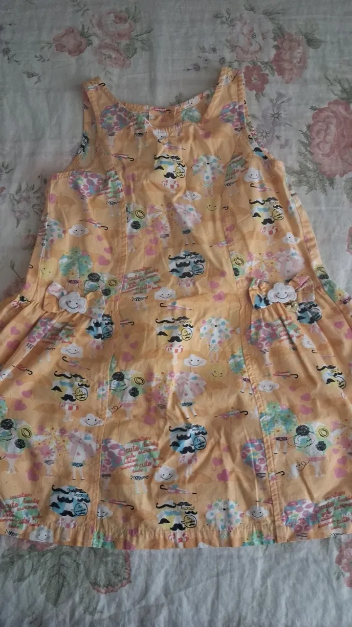 Vendo vestido infantil Alfabeto tam 3