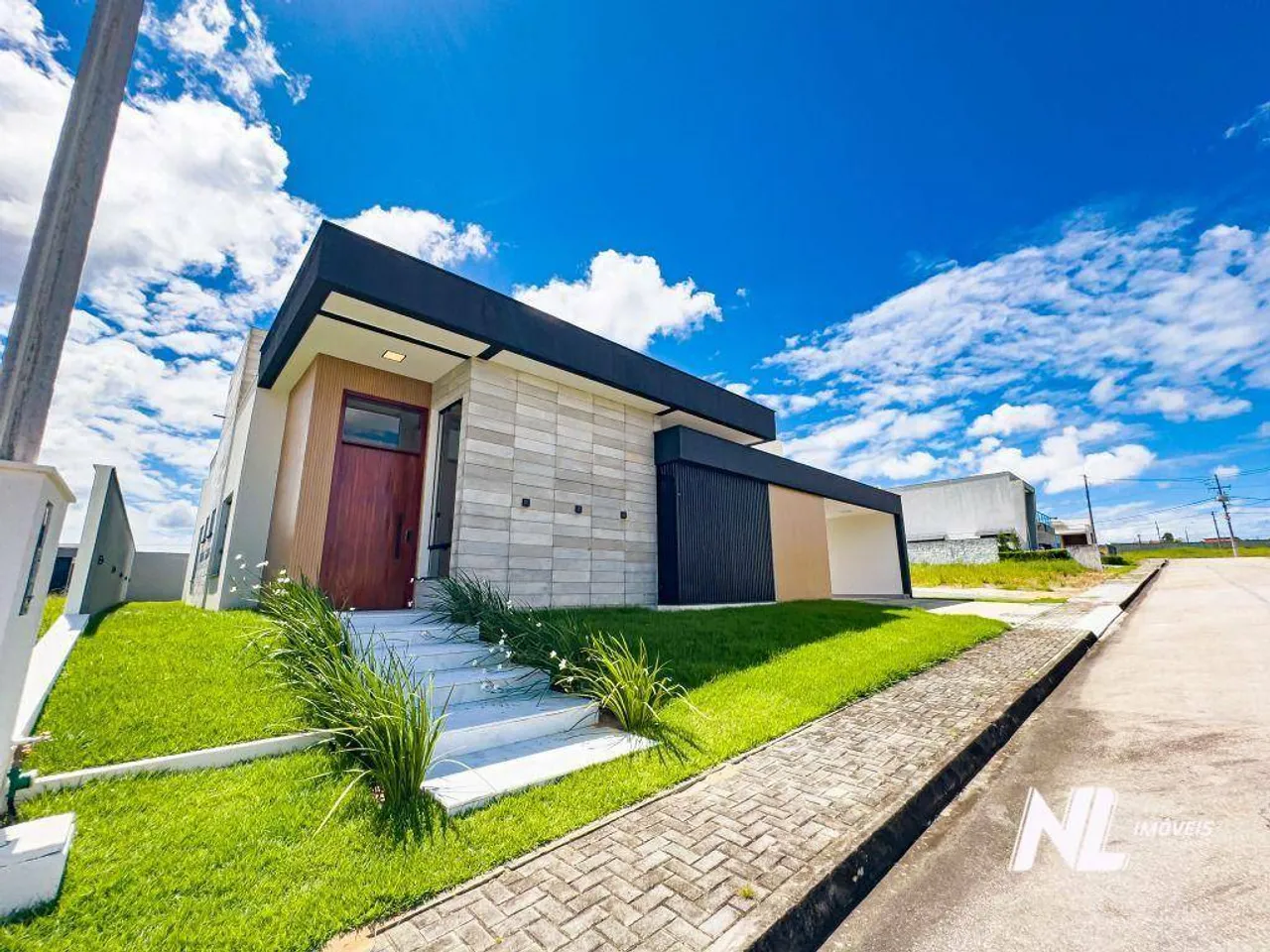 Excelente casa com 3 dormitórios à venda, 180 m² por R$ 850.000