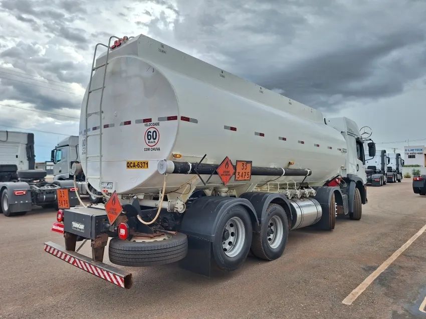 Volkswagem Constallation 30.330 8x2 2016/2017. - Foto 5