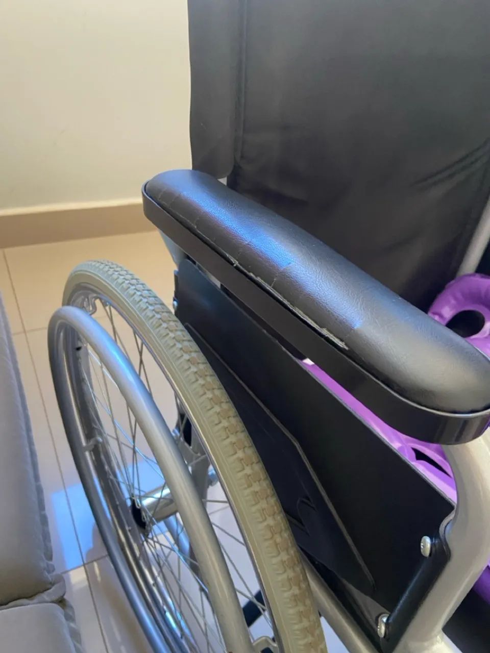 Cadeira de Rodas com Elevação de Pernas - R$850 com Assento de Ar Grátis! - Foto 3