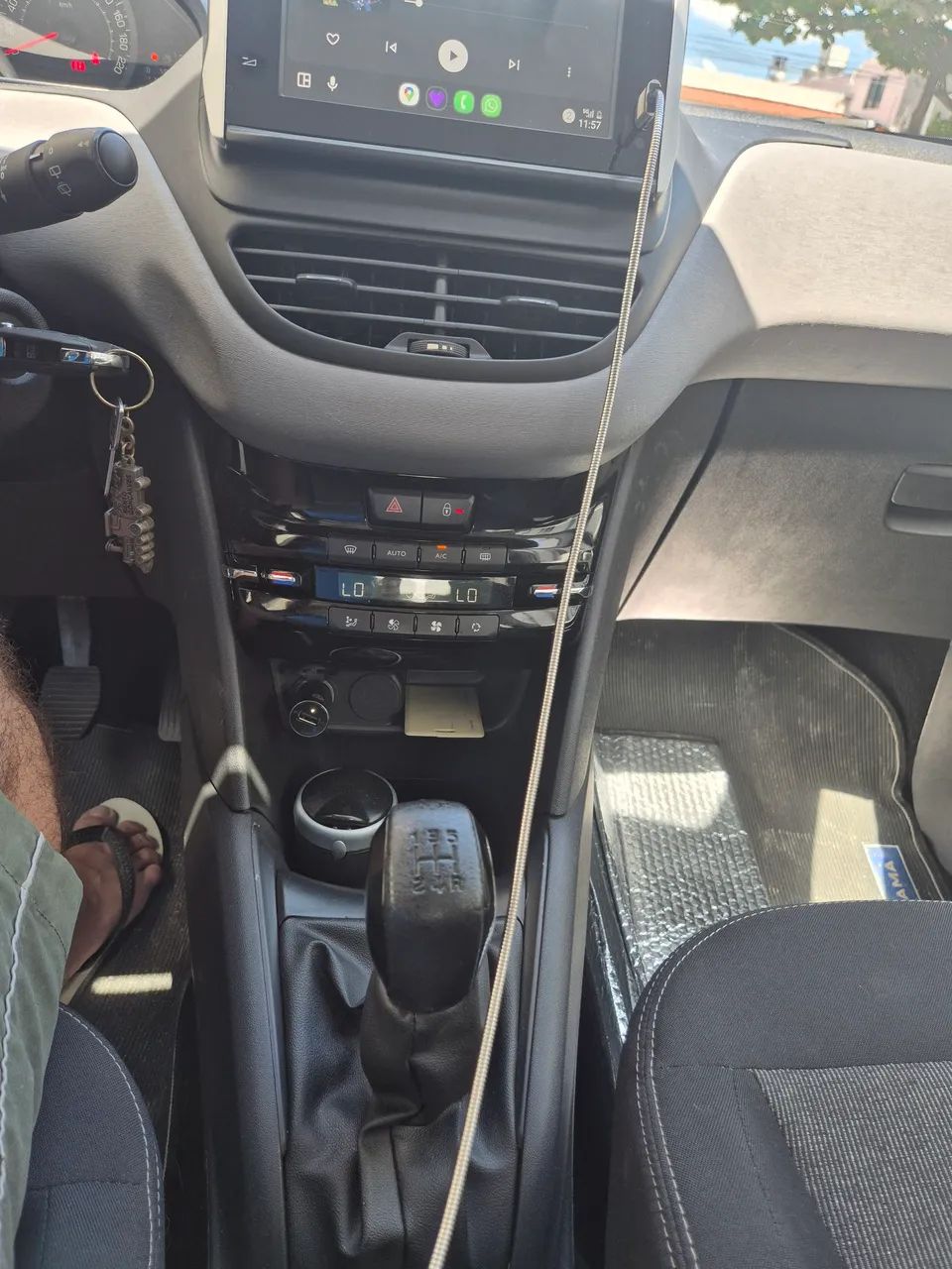 Peugeot 208 Allure 1.2 Flex 12V 5P Mec. 2018 - Foto 2