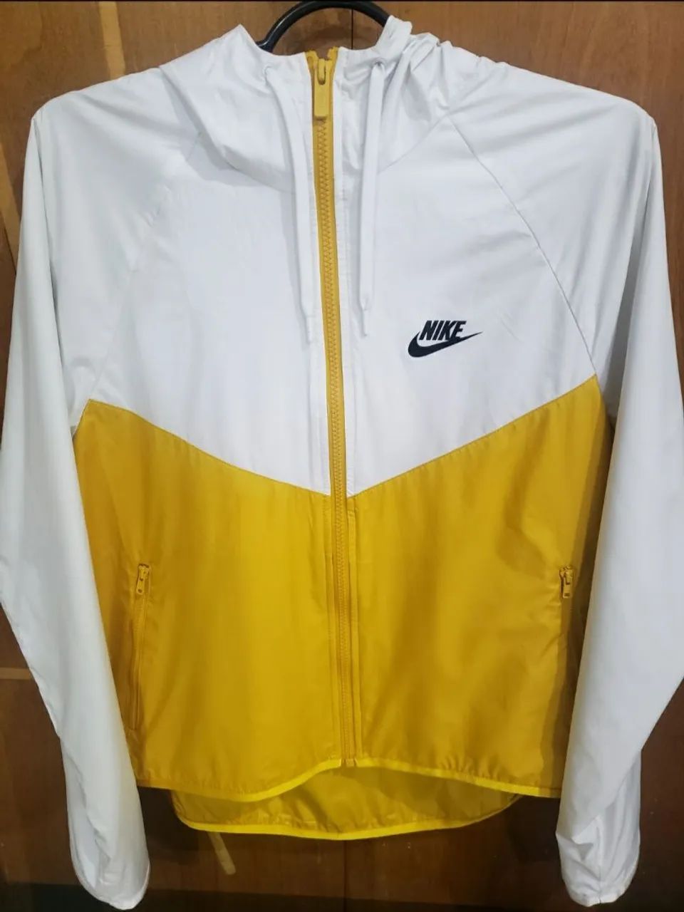 Jaqueta Nike Windrunner Amarela e Branca