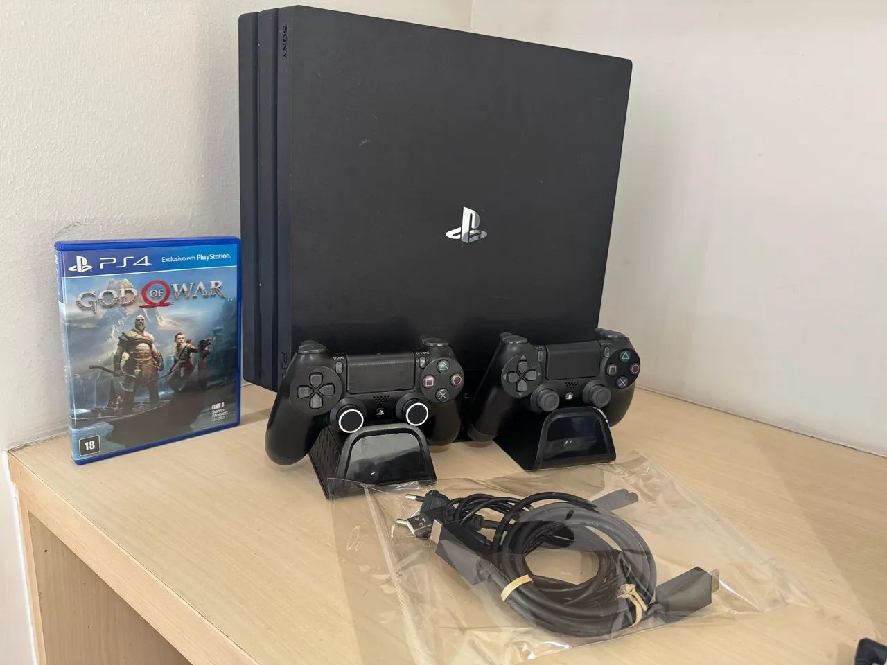 PS4 Pro com 2 Controles completo - Foto 2