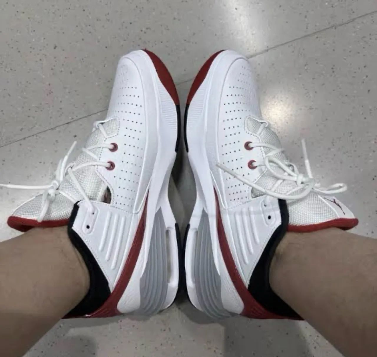 Nike Jordan Max Aura 5