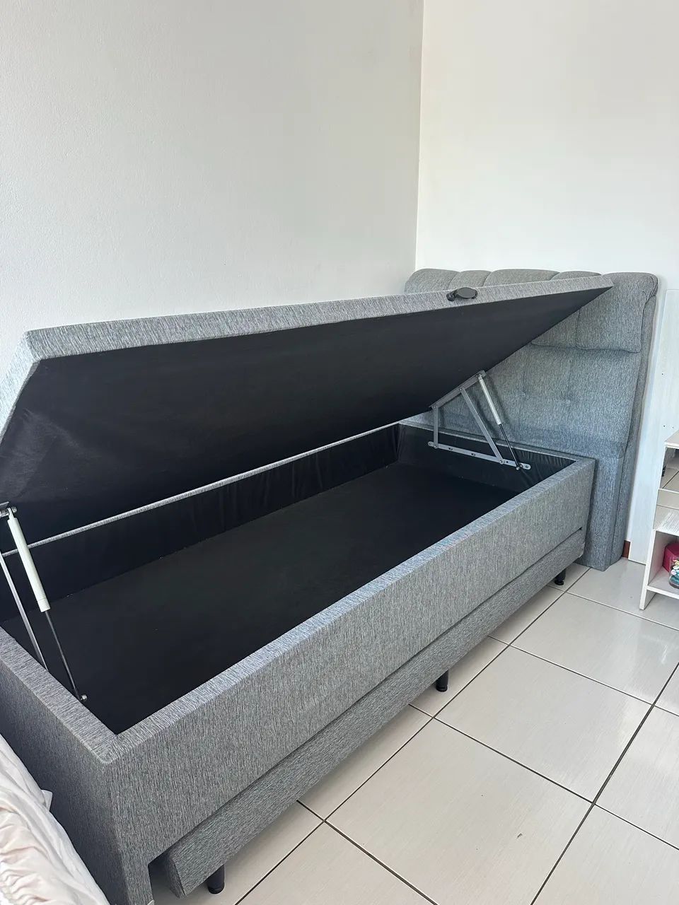 Cama Box Bau Solteiro com Cabeceira + Colchão - Excelente Estado - Foto 3