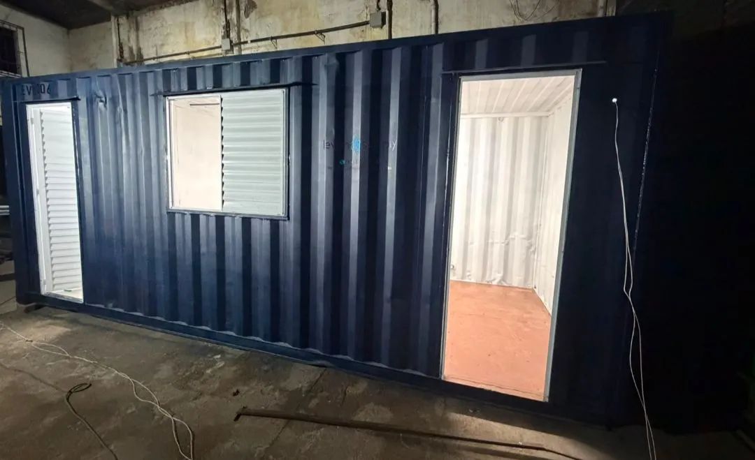 Container módulo escritório ( com banheiro)