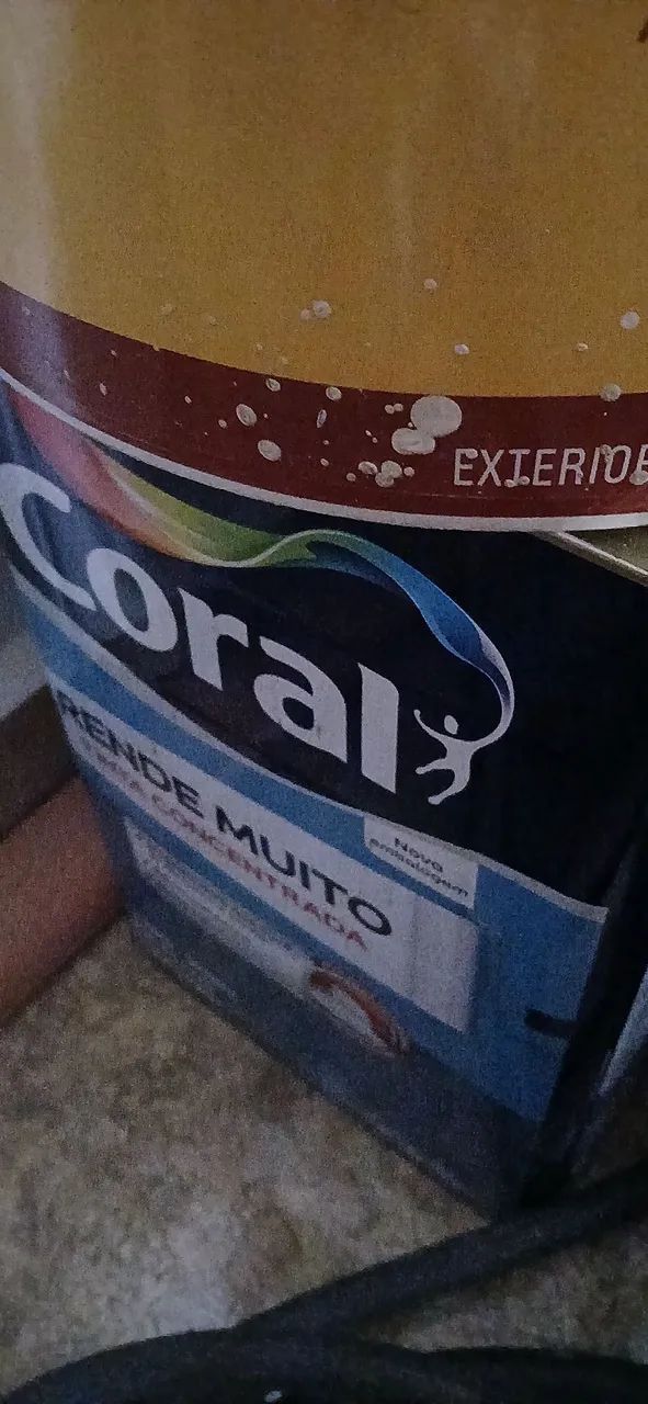 Lata 18lts coral rende muito nova.