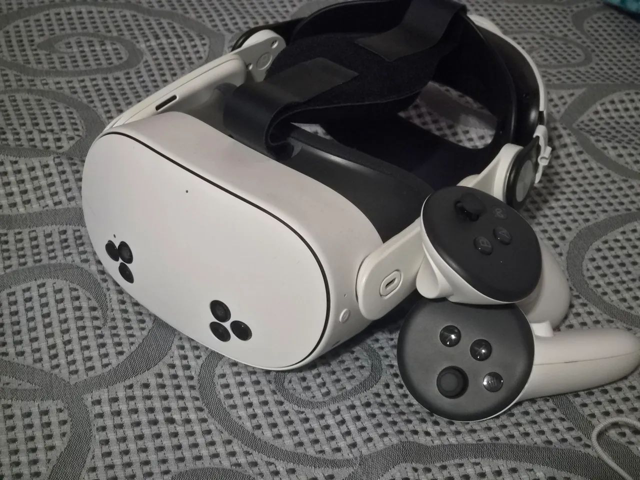 Óculos VR - Meta Quest 3s com acessórios e caixa - Consoles de