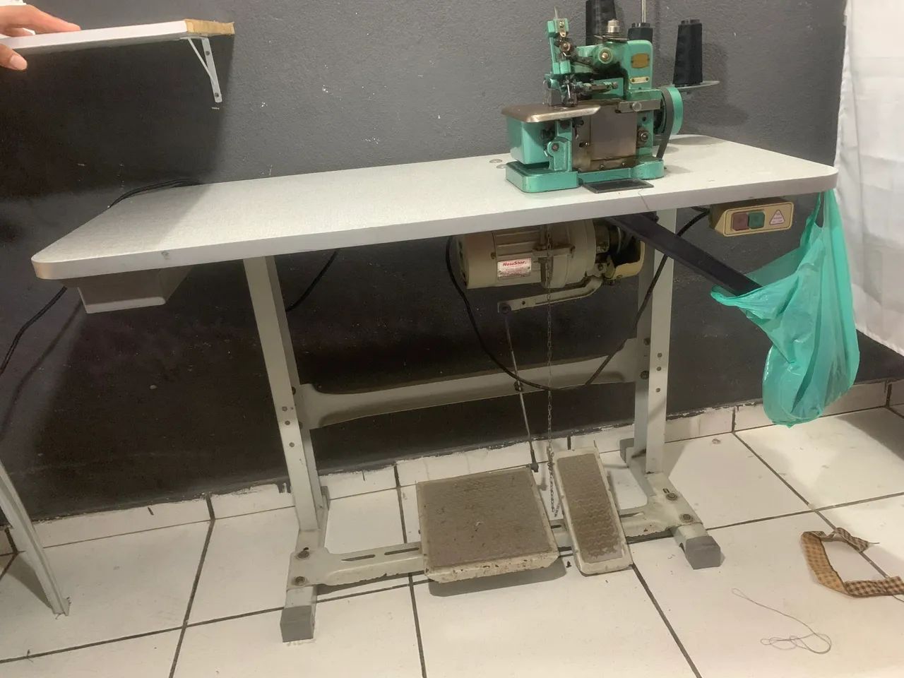 Máquina de costura - Overlock Chinesinha - Foto 2