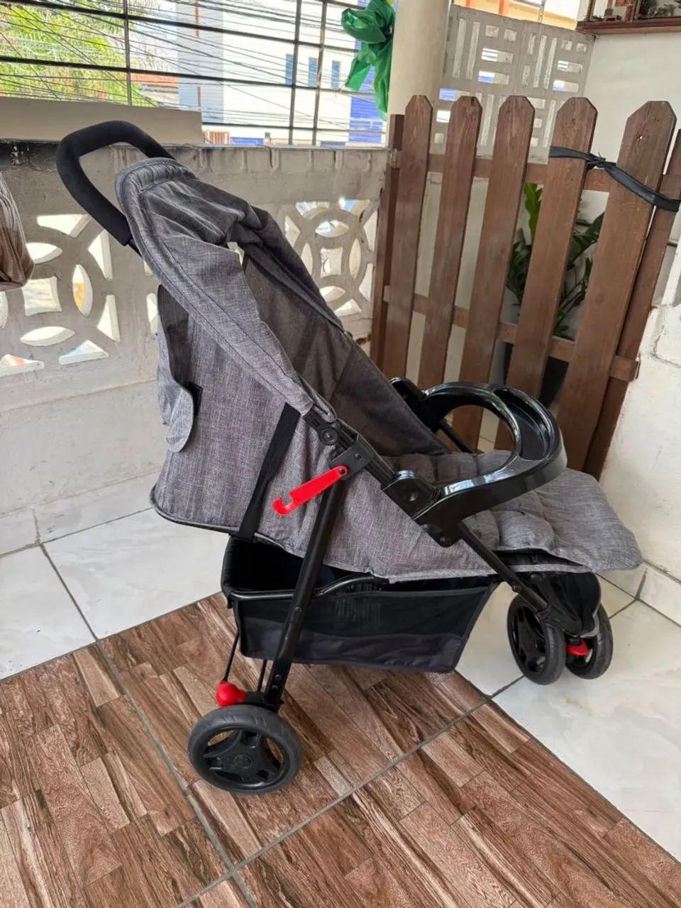 Carrinho de bebê Cosco Kids Toffy Cinza - Foto 2
