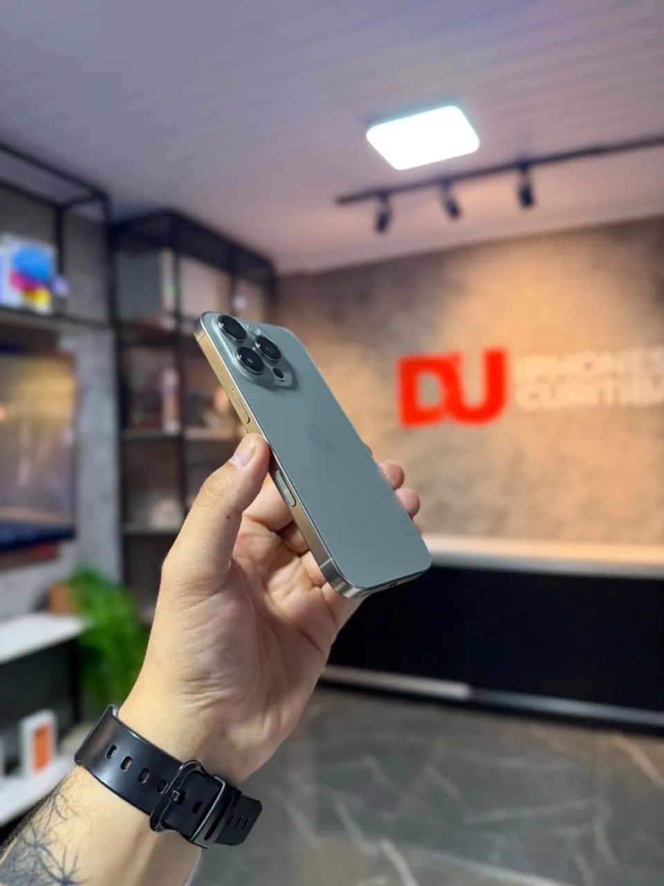 iPhone 16 Pro 128GB Natural - Foto 3
