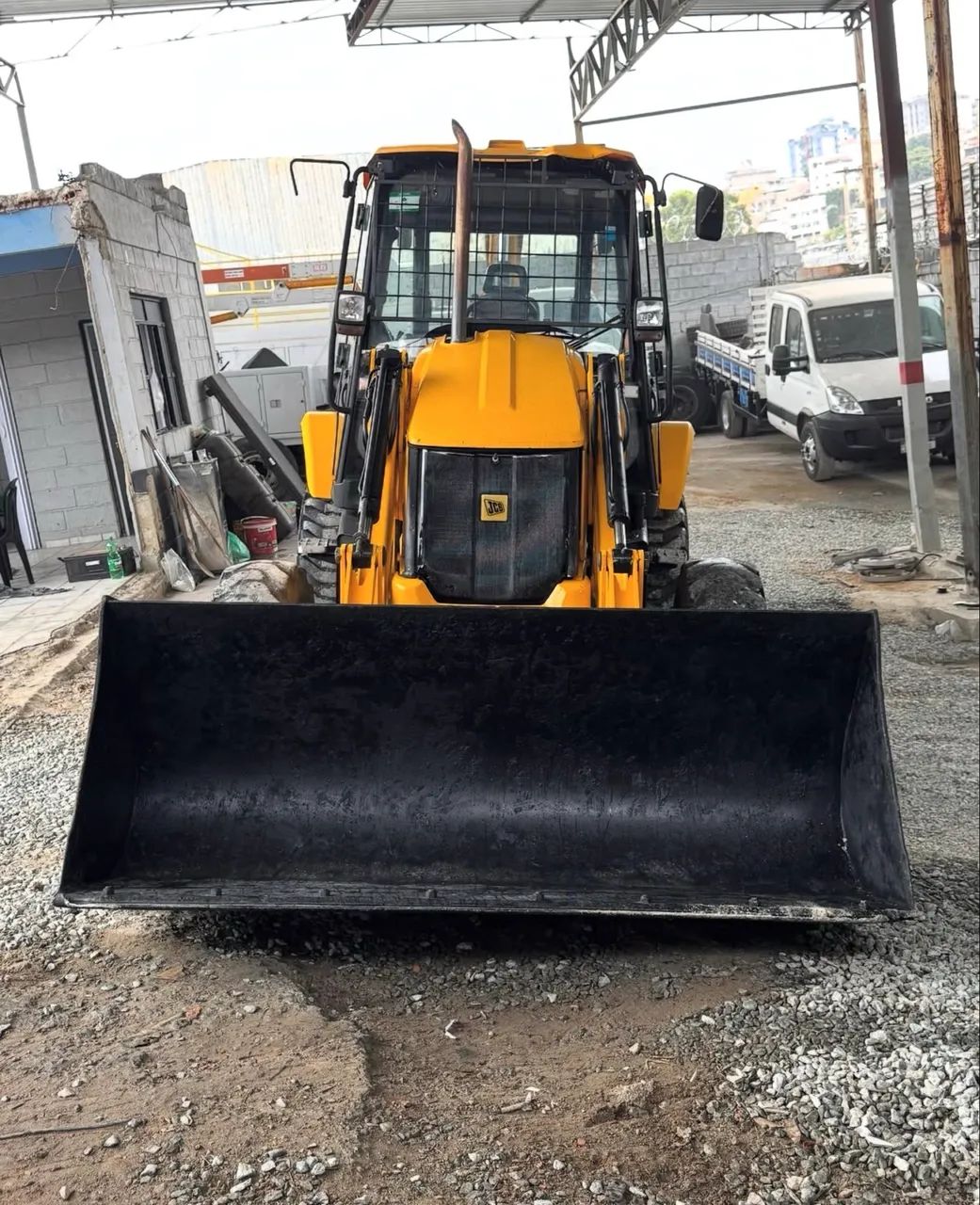 Retroescavadeira JCB 3CX 19/19 - Em até 120x - Foto 4