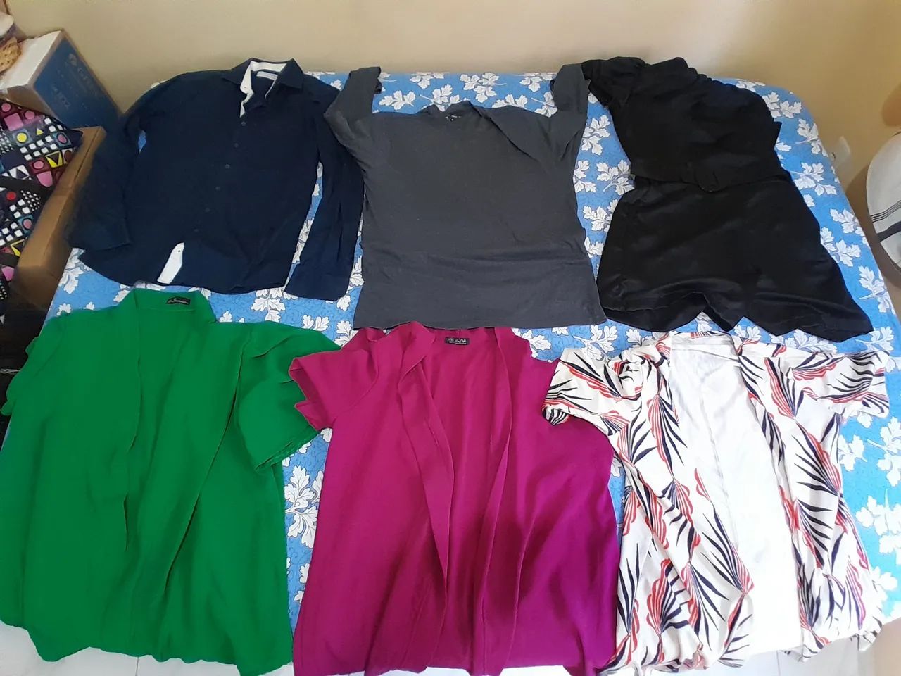 Lote com 28 peças de roupa bem conservadas  - Foto 2