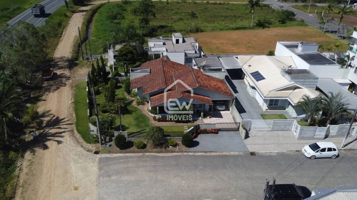 Casa Térrea à Venda no Centro de Massaranduba, SC - Foto 3