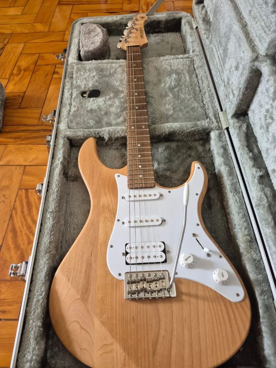 Guitarra Yamaha Pacífica pac112j - Foto 2