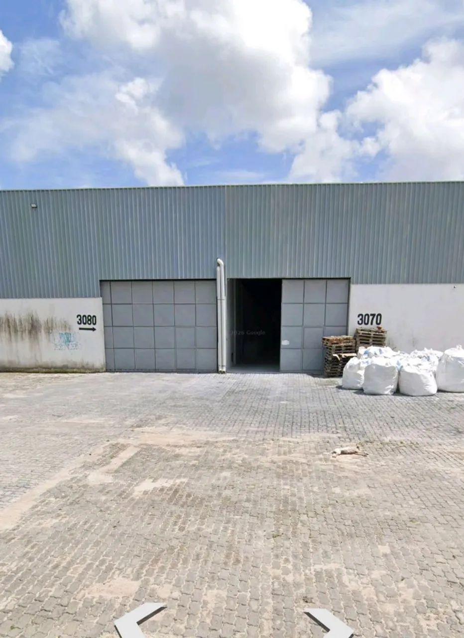 ALUGO TRÊS GALPÕES JUNTOS COM 2100M2 - Foto 2