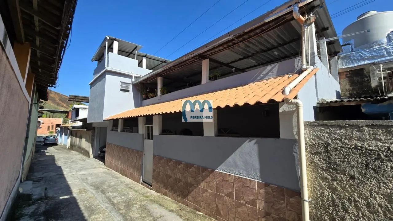 Casa duplex dentro de um mini condomínio, próximo a praça da Covanca.