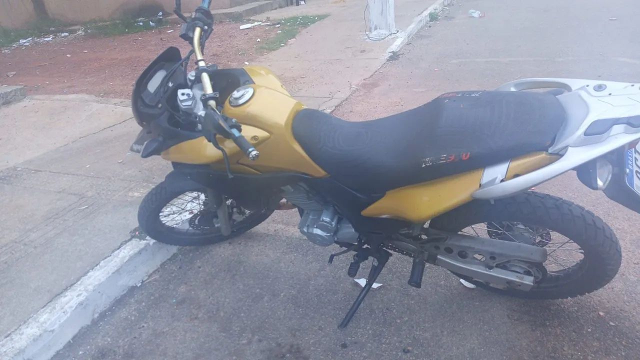 Vendo XRE 300 DOURADA  - Foto 4