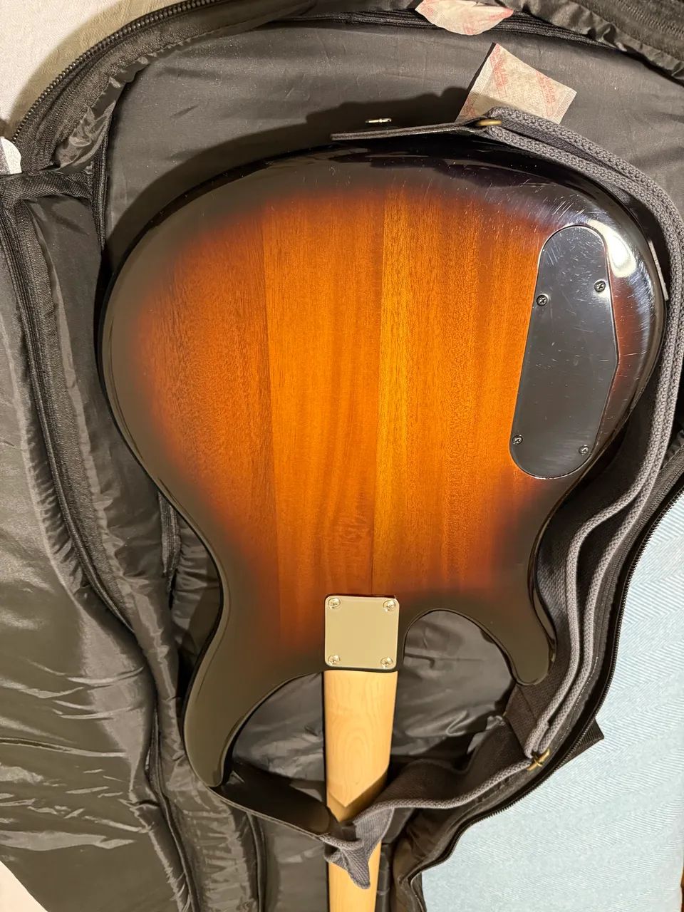 Baixo elétrico Yamaha  - Foto 4