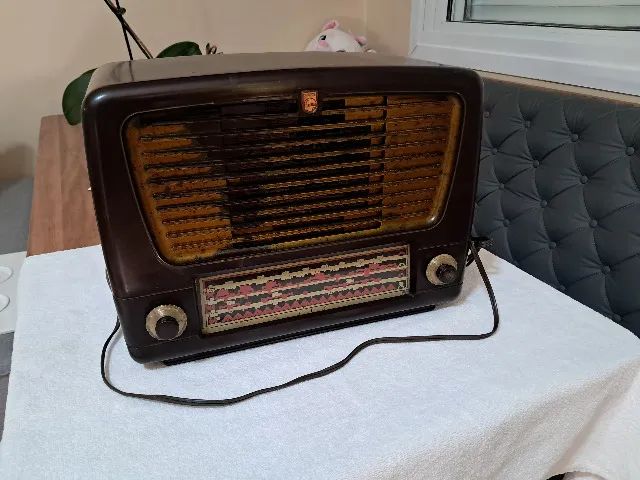 radio antigo philips