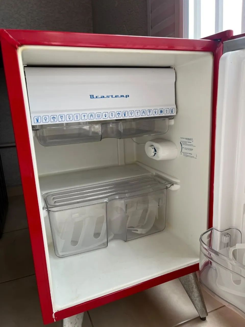 Frigobar retrô compacto vermelha  - Foto 4