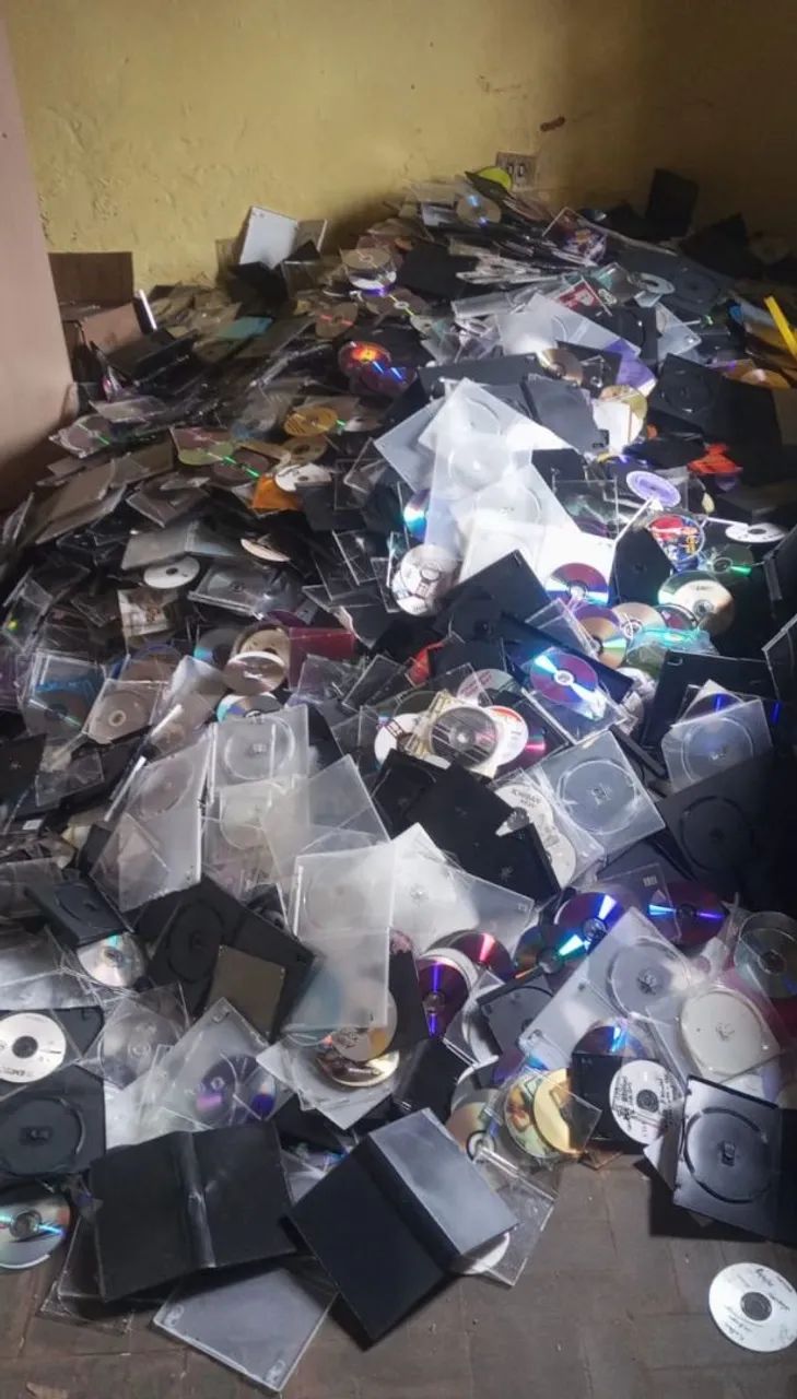 CD Case Recycling Media64985870031746120