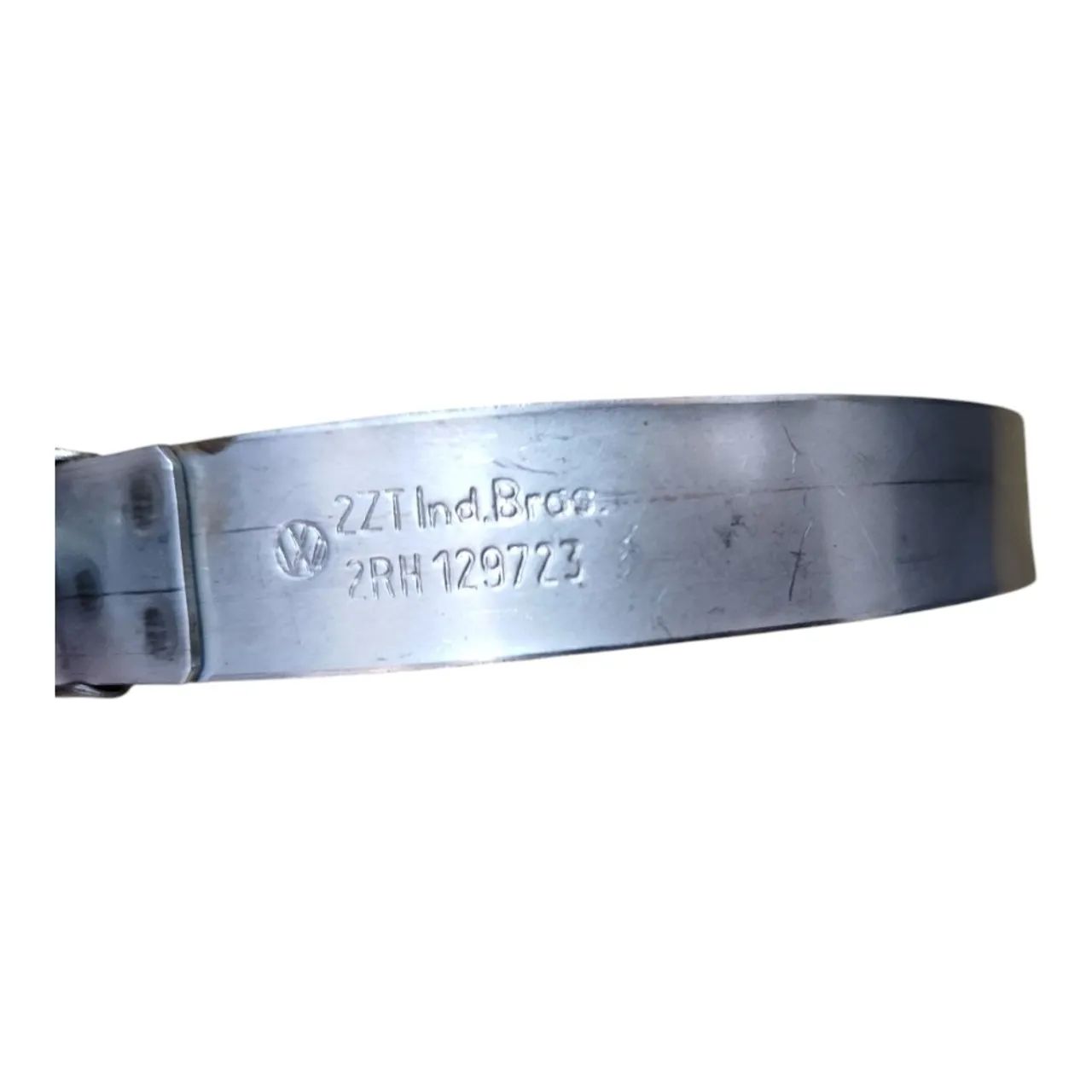 PAR DE BRAÇADEIRAS ORIGINAIS DO INTERCOOLER VW 8150 E3376 - Foto 4