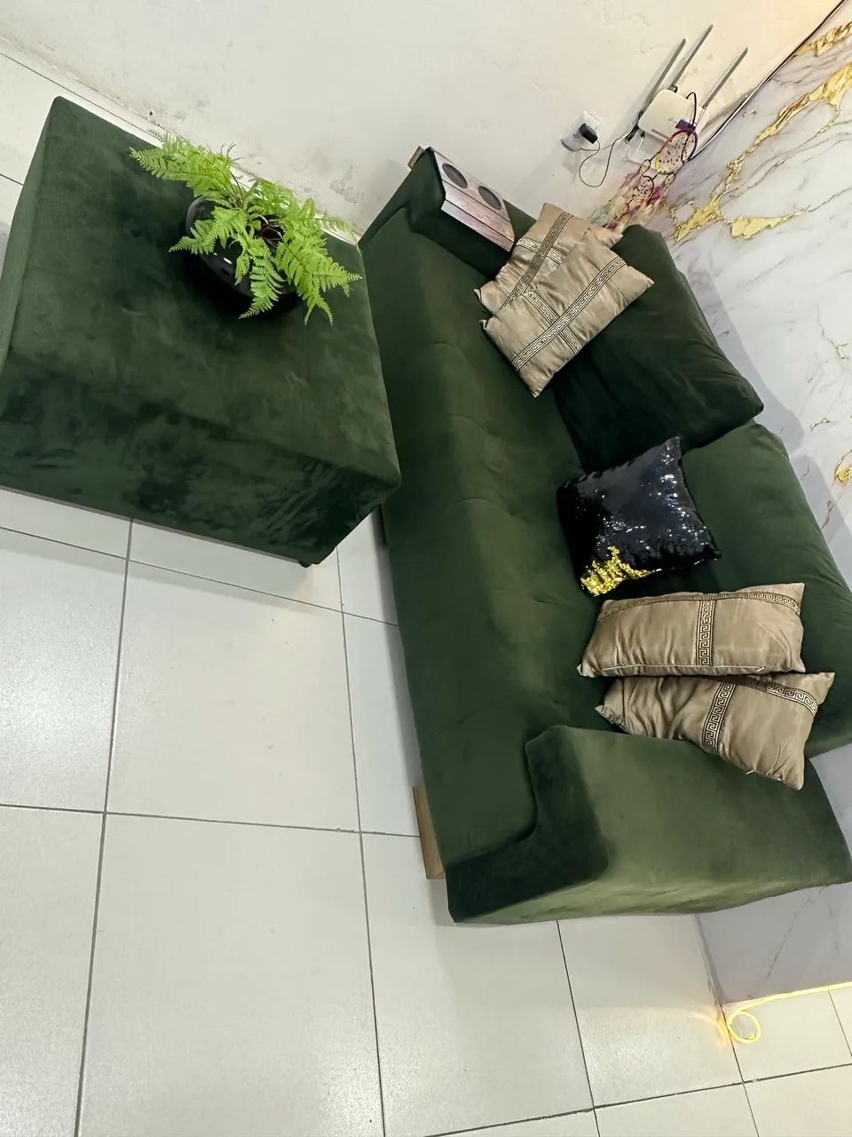 Sofa 4 lugares mas Puff
