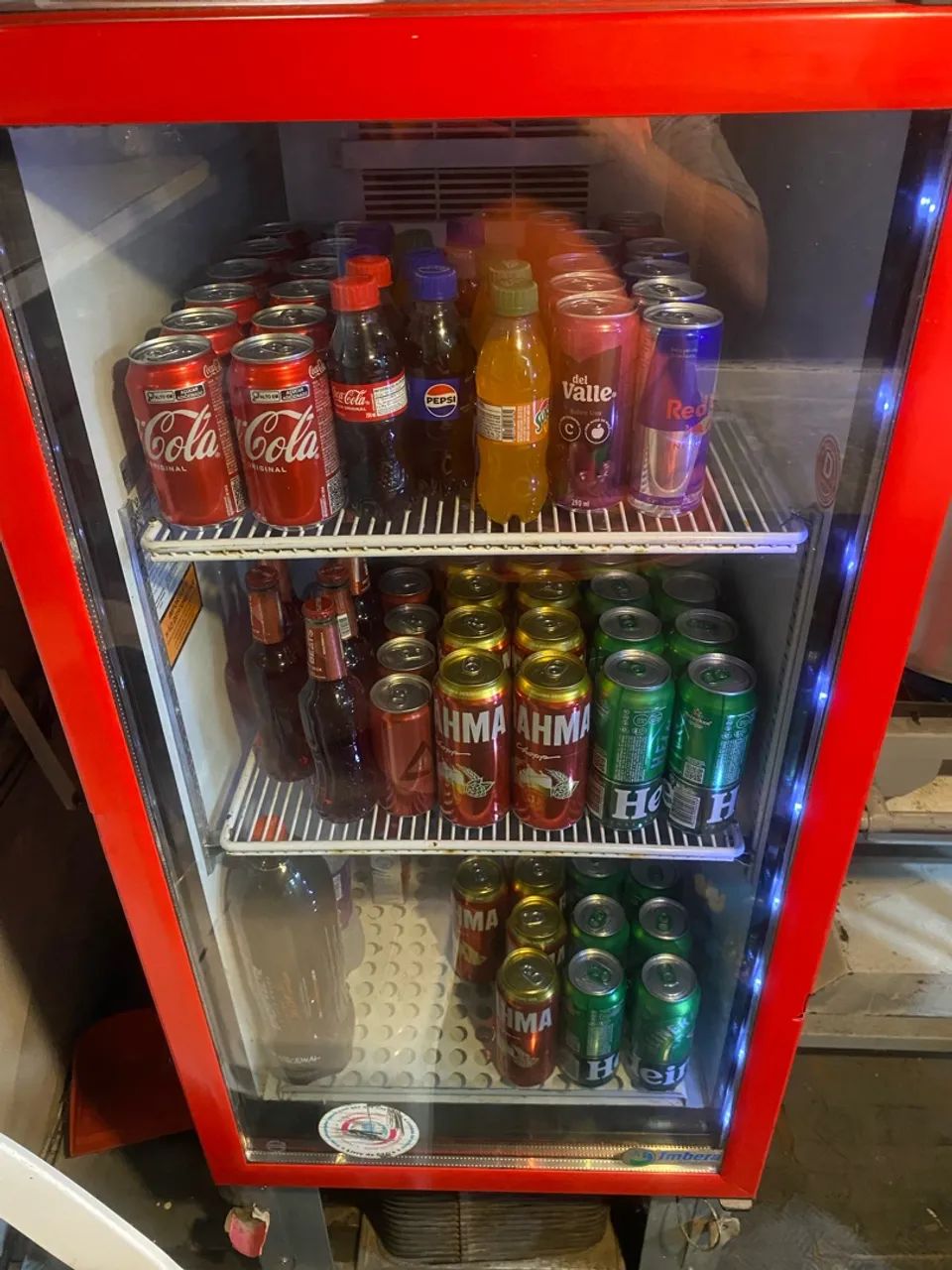 Vendo ou troco freezer e espositor de cerveja