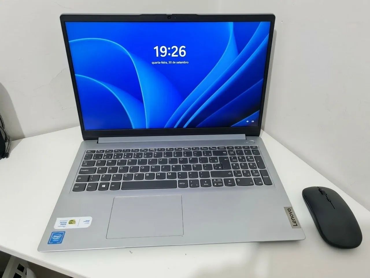 Lenovo Ideapad - Semi novo (Celeron) mouse sem fio de brinde.