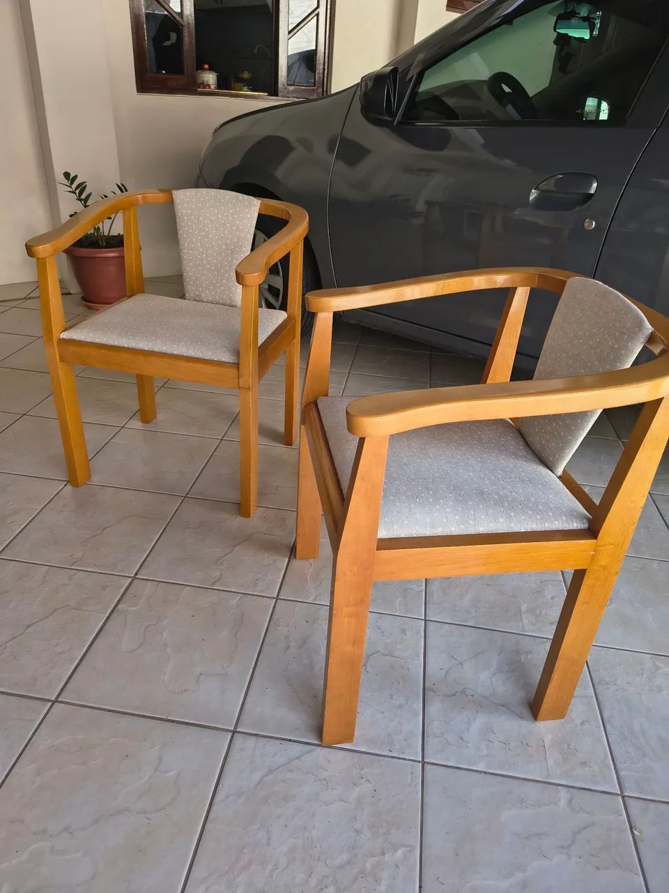 Vendo Par de cadeiras  em ótimo estado - Foto 2