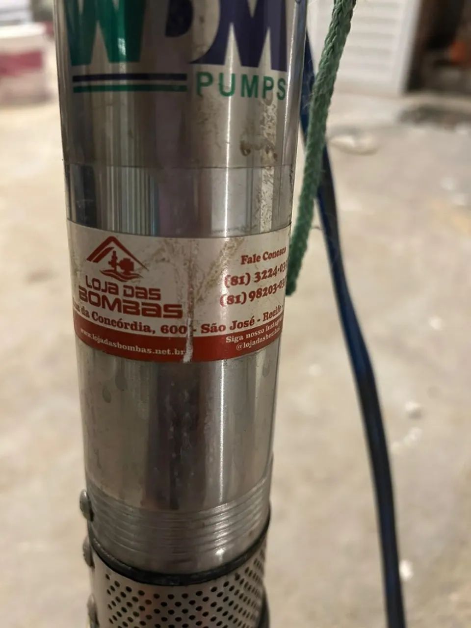 Stick-type suction pump.64985881278083121