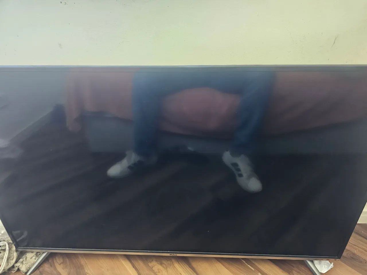 Smart Tv 50 Polegadas com defeito no Led e sem controle  - Foto 4