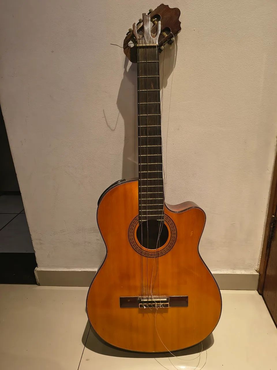 Violão Crafter com defeito 
