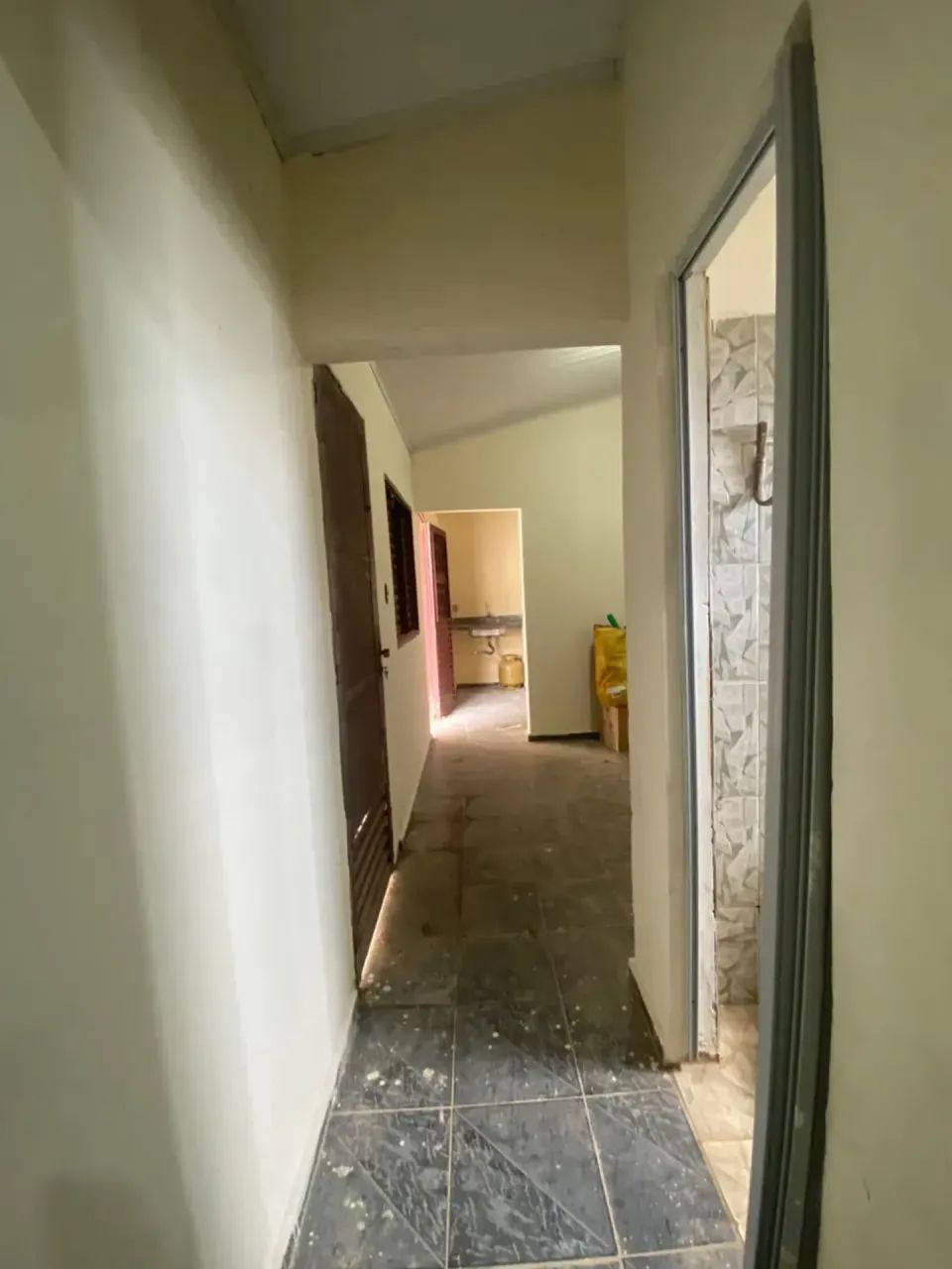 CASA DE FUNDOS PARA LOCAÇÃO - ARAXÁ/MG* - Foto 3