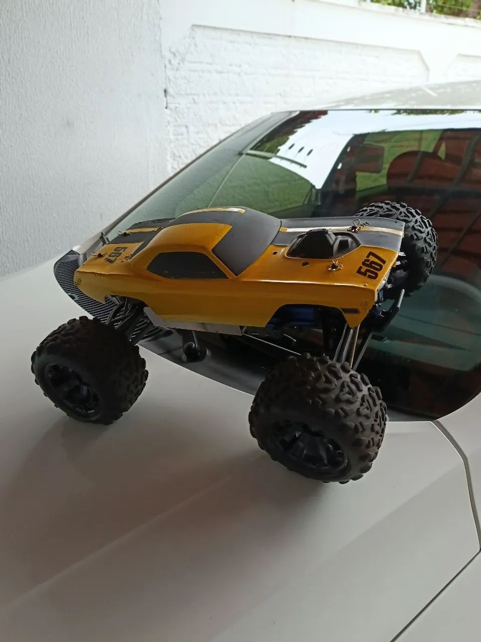 Automodelo traxxas Revo 3.3