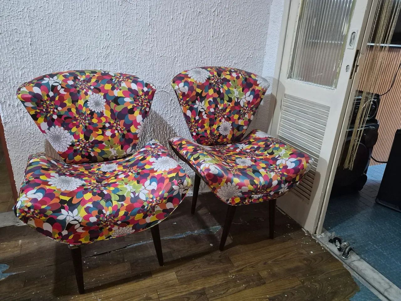 Par de duas lindas poltronas para sala 