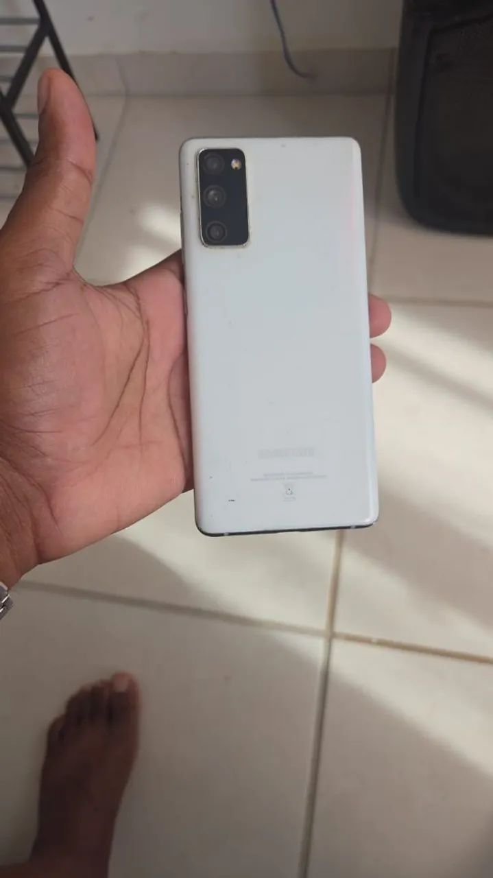 Samsung Galaxy S20FE  - Foto 2