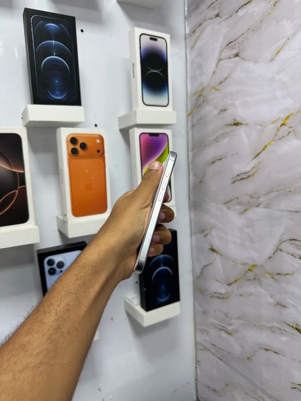 IPHONE 16 PRO 128 GIGAS BRANCO - ACEITO TROCA  - Foto 3