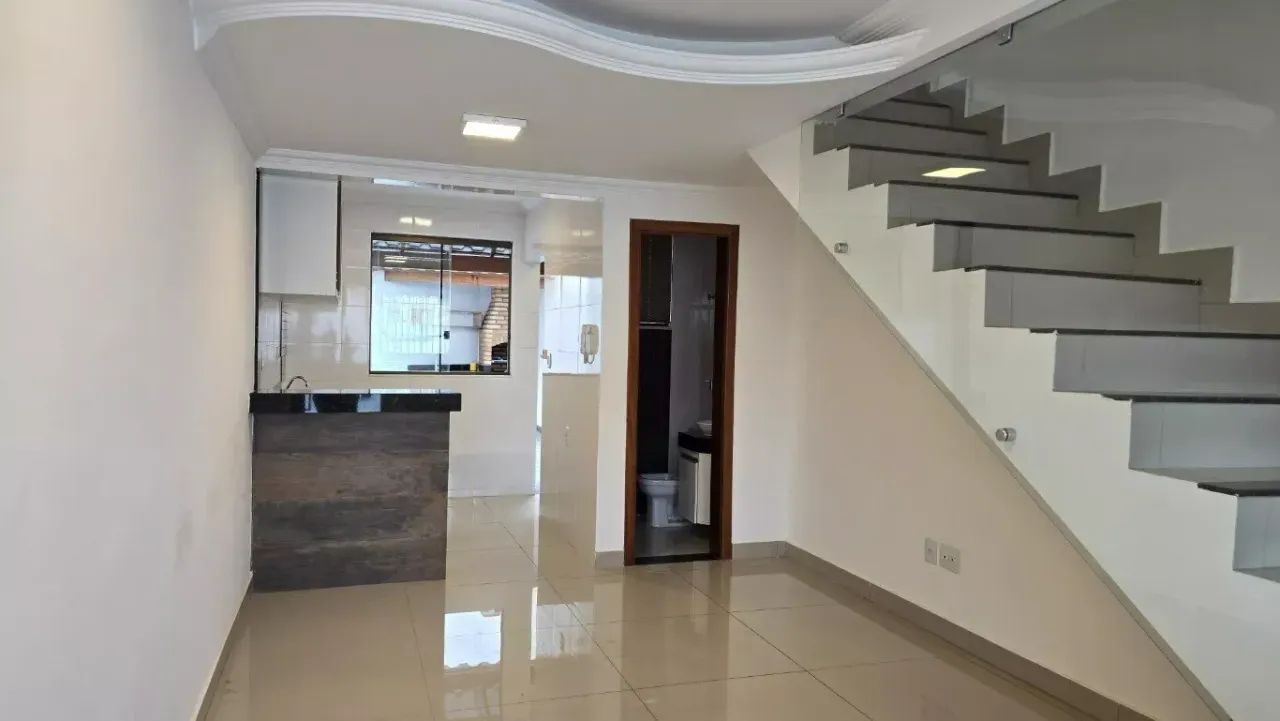 Casa Duplex com 2 Quartos, Área Gourmet e 2 Vagas no Santa Branca - Foto 2