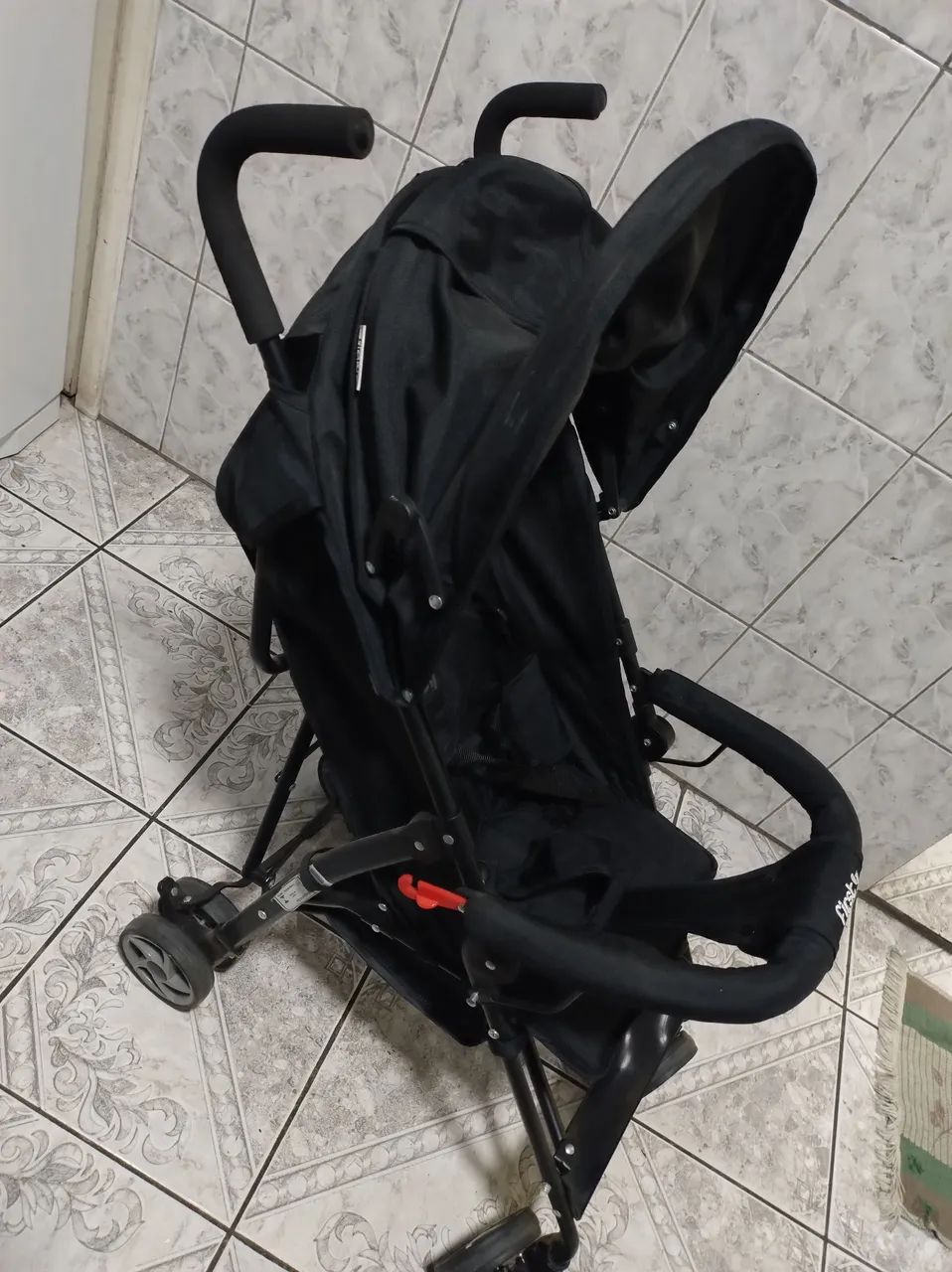 Carrinho de bebê guarda chuvas ótimo Estado  - Foto 2