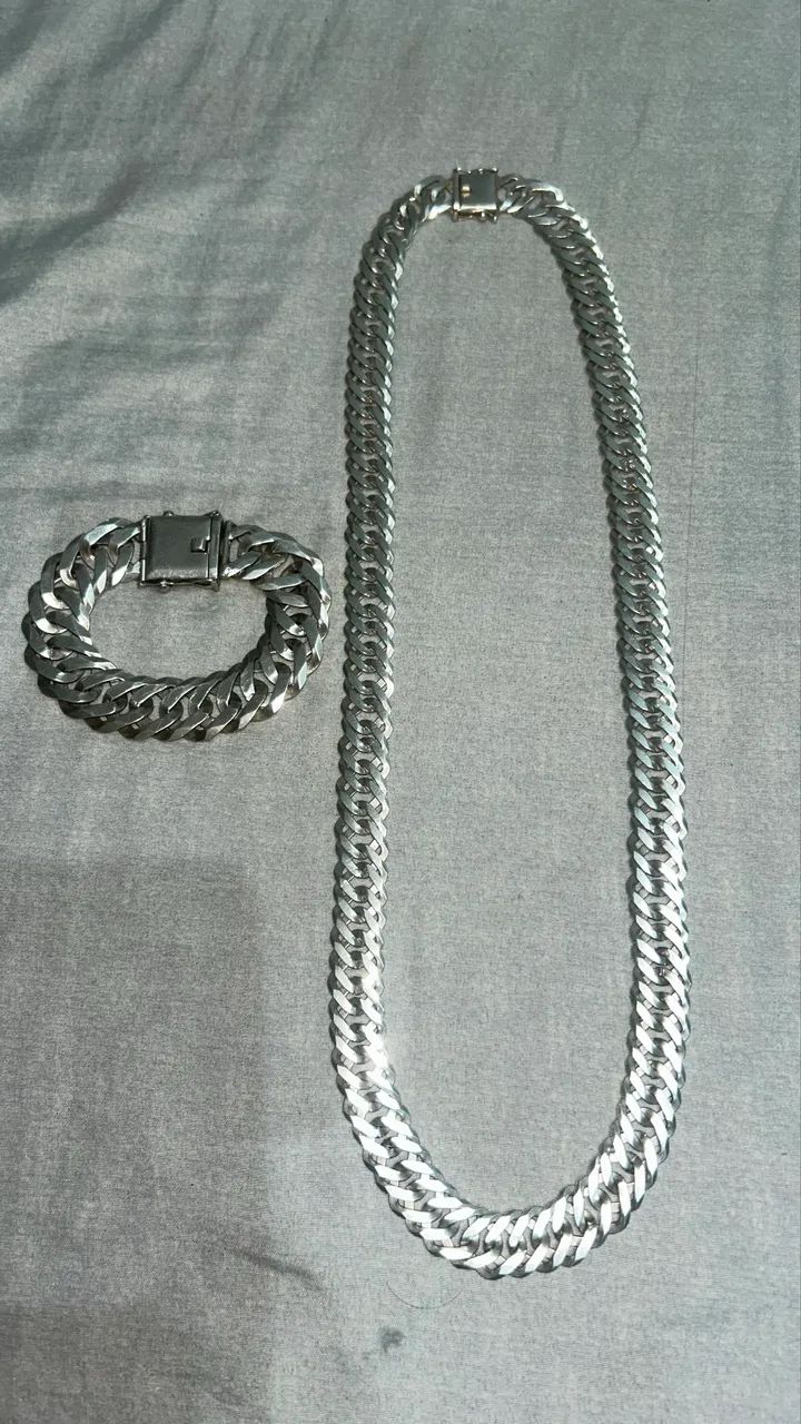 Cordão e pulseira de prata 