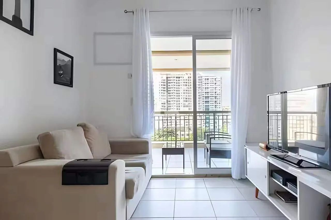 Apartamento à venda totalmente mobiliado com 2 quartos, sendo 1 suíte, e varanda com vista - Foto 4