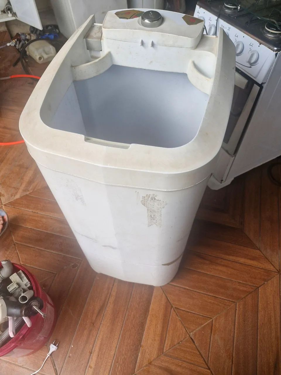 Tanquinho suggar 12kg esta sem tampa porem funciona perfeitamente retirada novo gama  - Foto 4