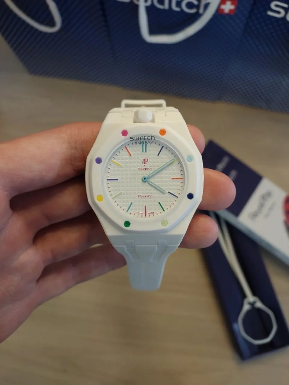 Relógio Swatch x AP Royal Pop Huit Blanc - Foto 2