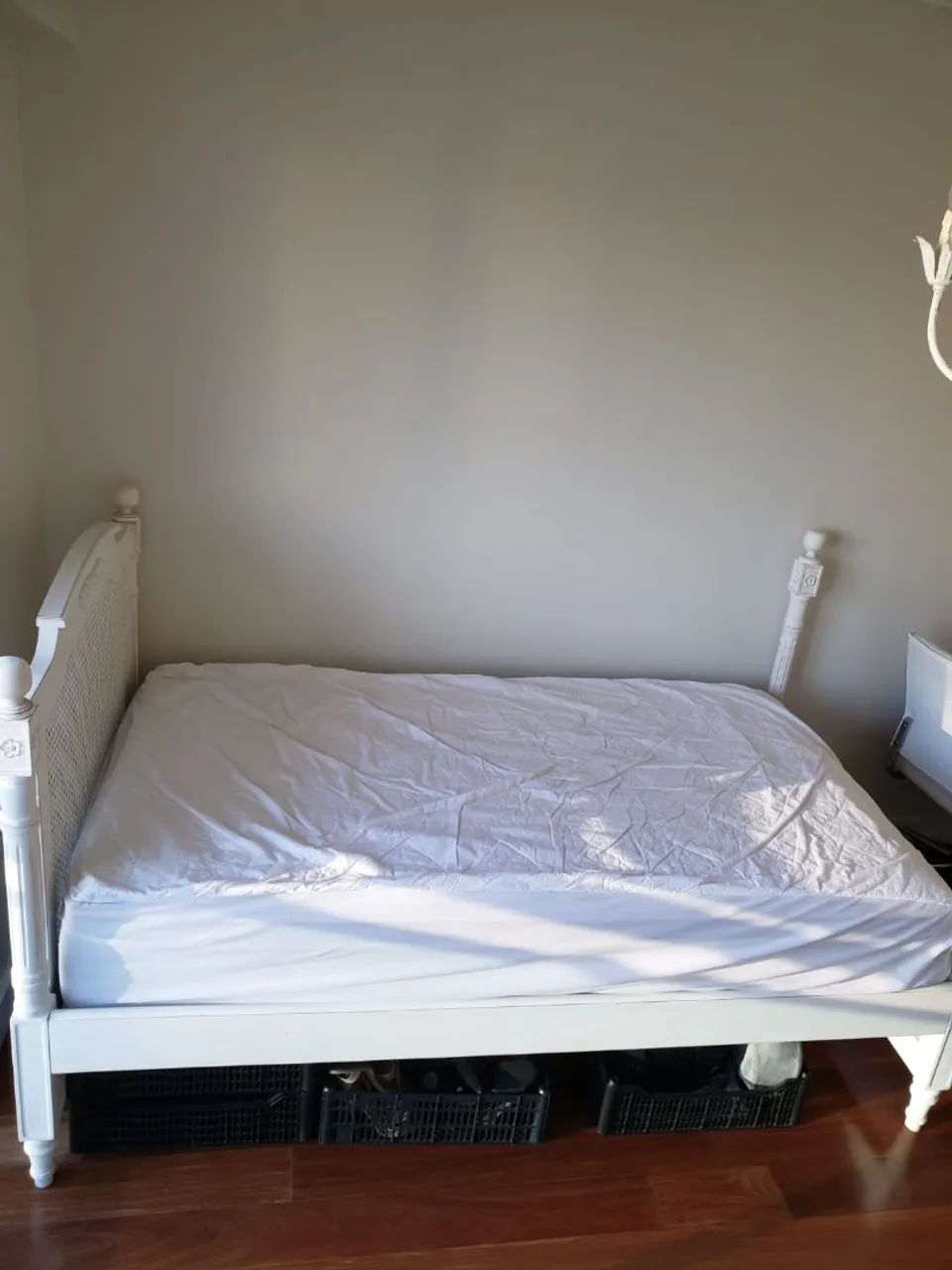 VENDO CAMA ESTILO PROVENÇAL - Foto 3